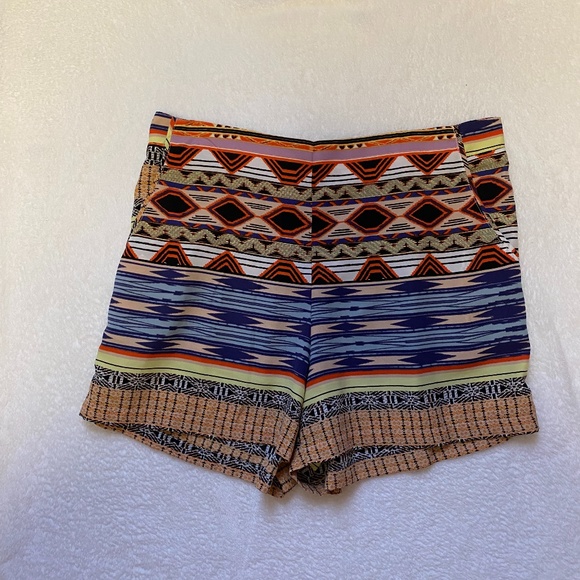 Multicolored Patterned Shorts - Picture 2 of 2